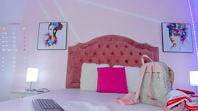 Mia greco  online show from 03.21.25