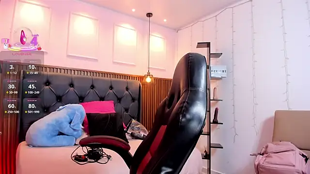 Snapshot of CALANTHELOVE1 chatting on 09.23.25 CALANTHELOVE1 online show from 09.23.25