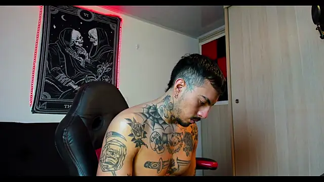 Snapshot of scockpion__ chatting on 02.11.25 scockpion online show from 02.11.25