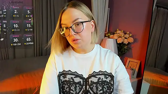 Nikki Kai online show from 11.22.25