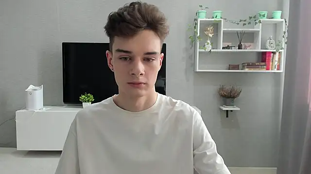 Snapshot of avegothy- chatting on 02.04.25 avegothy- online show from 02.04.25