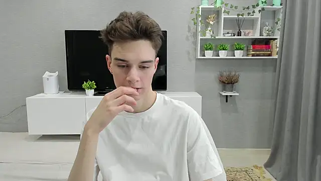 Snapshot of avegothy- chatting on 02.12.25 avegothy- online show from 02.12.25