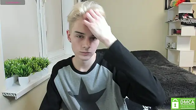 Snapshot of avegothy- chatting on 03.13.25 avegothy- online show from 03.13.25