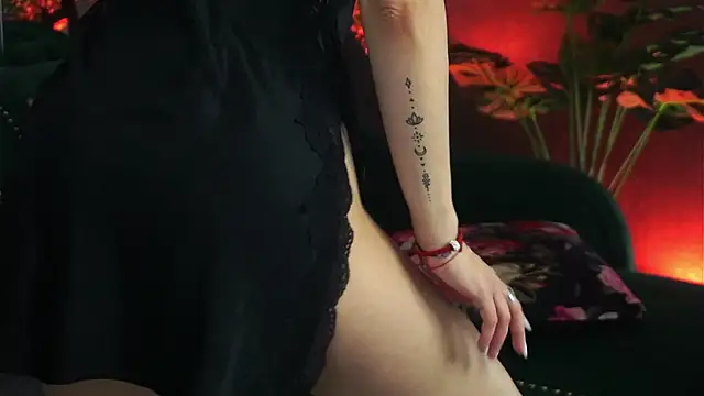 Snapshot of Midnight_Seduction chatting on 03.23.25 Midnight Seduction online show from 03.23.25