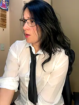 Snapshot of ValeriaVixen chatting on 09.22.25 ValeriaVixen online show from 09.22.25