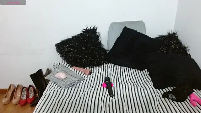 Lunasquirt1985 online show from 10.15.25