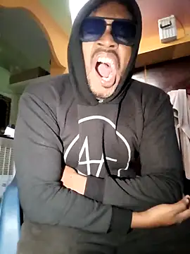 bigcock thick online show from 10.29.25