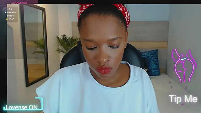 Snapshot of brendathompson_ chatting on 09.23.25 brendathompson online show from 09.23.25