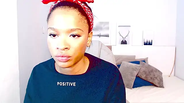 Snapshot of brendathompson_ chatting on 10.07.25 brendathompson online show from 10.07.25