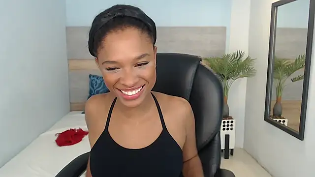 Snapshot of brendathompson_ chatting on 10.11.25 brendathompson online show from 10.11.25