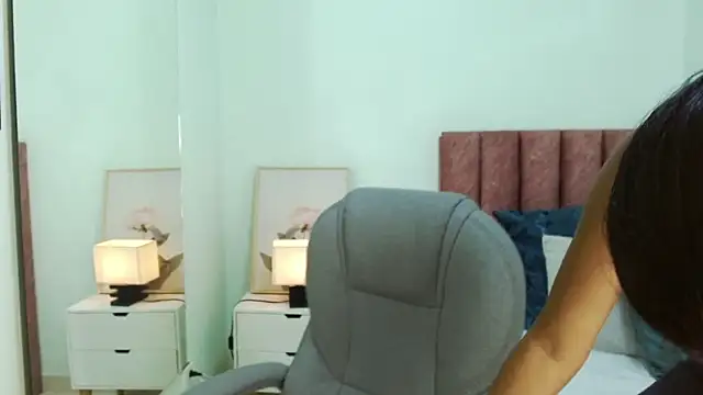 Snapshot of brendathompson_ chatting on 11.13.25 brendathompson online show from 11.13.25