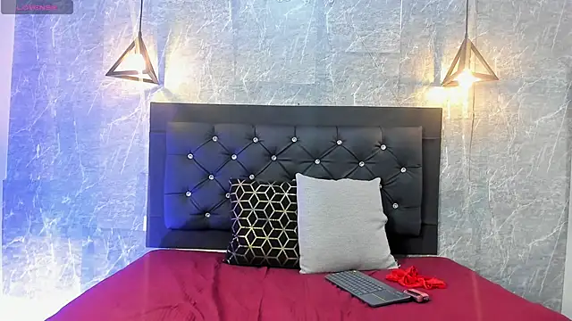 emberhodson online show from 11.11.25