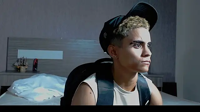 Liiamthompson online show from 02.11.25