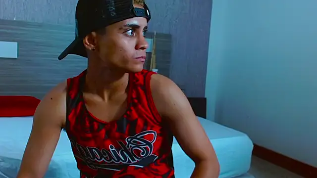 Liiamthompson online show from 02.12.25