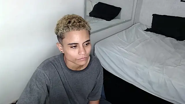 Liiamthompson online show from 02.13.25