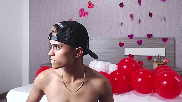 Liiamthompson online show from 02.14.25