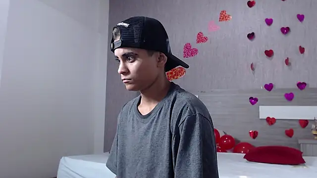 Liiamthompson online show from 02.17.25