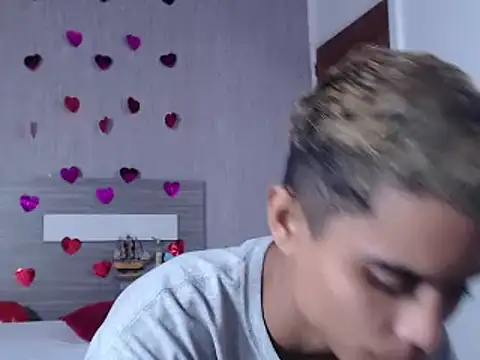 Liiamthompson online show from 02.20.25