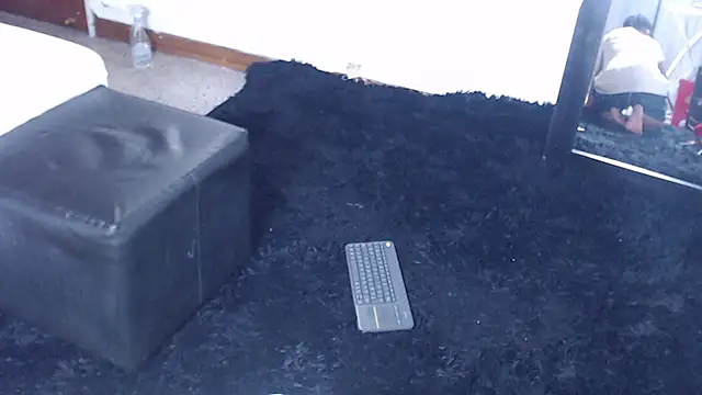 Liiamthompson online show from 02.25.25