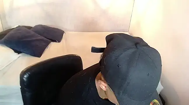 Liiamthompson online show from 03.08.25