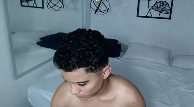 Liiamthompson online show from 03.11.25