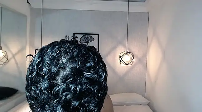 Liiamthompson online show from 03.13.25