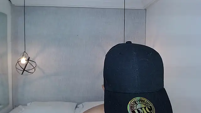 Liiamthompson online show from 03.17.25