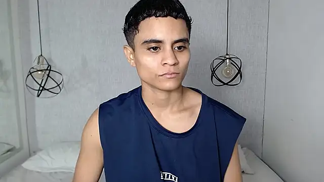 Liiamthompson online show from 03.18.25