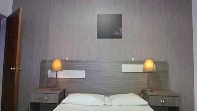 Liiamthompson online show from 09.16.25