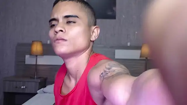 Liiamthompson online show from 09.19.25