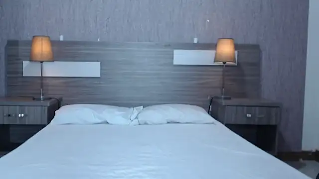 Liiamthompson online show from 09.20.25