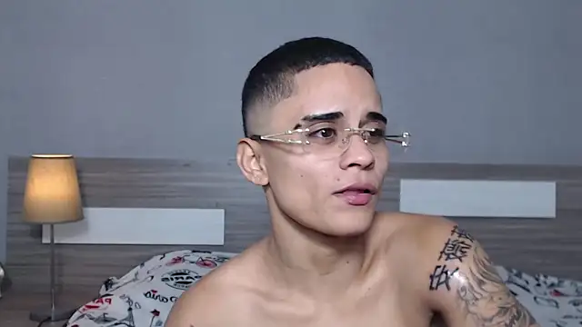 Liiamthompson online show from 10.09.25