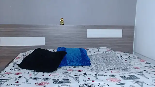 Liiamthompson online show from 10.10.25