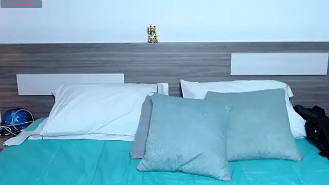 Liiamthompson online show from 02.10.26