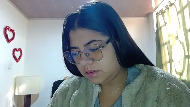 Snapshot of viccky_vick chatting on 09.17.25 viccky vick online show from 09.17.25