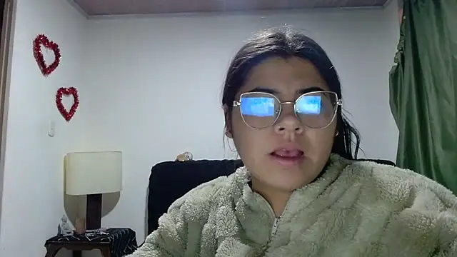 Snapshot of viccky_vick chatting on 09.18.25 viccky vick online show from 09.18.25