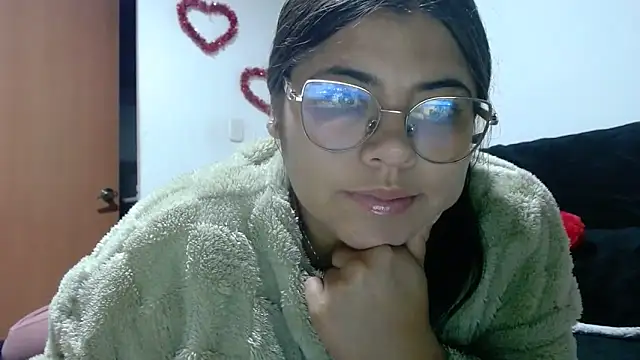 Snapshot of viccky_vick chatting on 09.19.25 viccky vick online show from 09.19.25