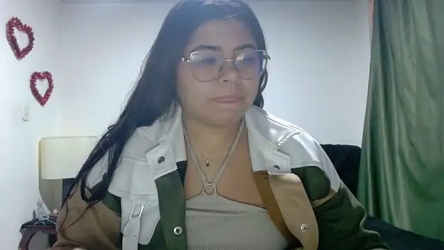 Snapshot of viccky_vick chatting on 09.19.25 viccky vick online show from 09.19.25