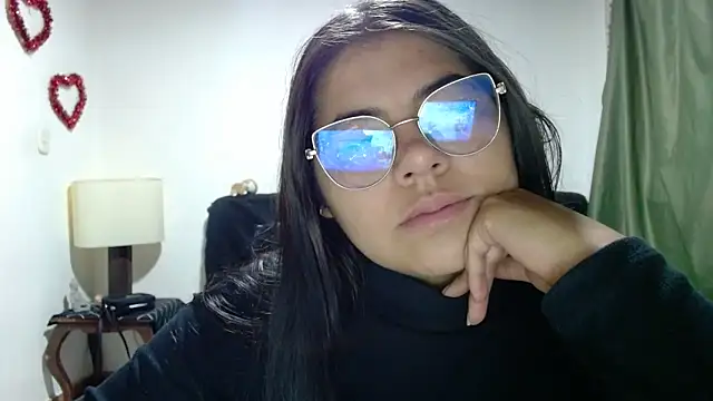 Snapshot of viccky_vick chatting on 09.20.25 viccky vick online show from 09.20.25