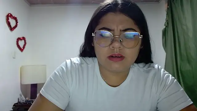 Snapshot of viccky_vick chatting on 09.24.25 viccky vick online show from 09.24.25