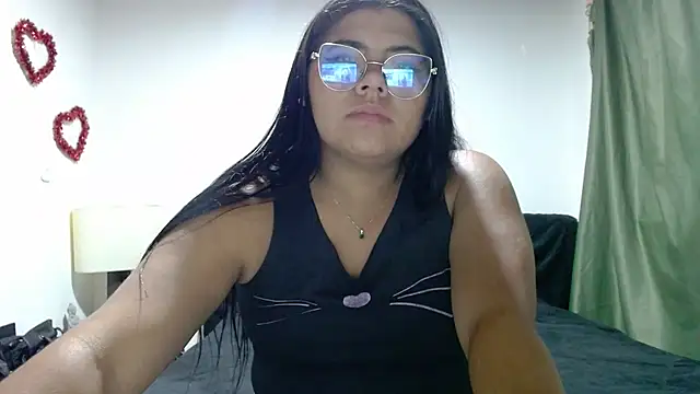 Snapshot of viccky_vick chatting on 09.27.25 viccky vick online show from 09.27.25