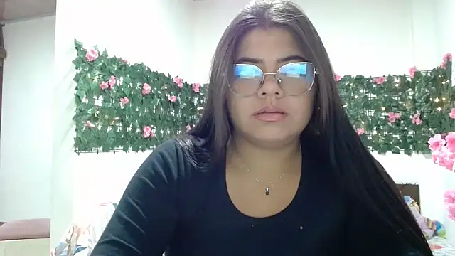 Snapshot of viccky_vick chatting on 11.16.25 viccky vick online show from 11.16.25