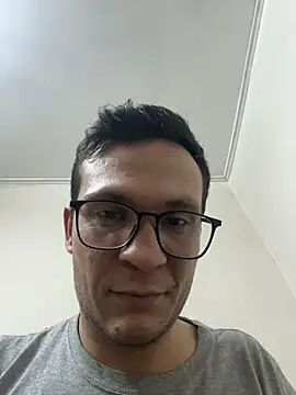 Snapshot of devilXAngel5 chatting on 11.05.25 devilXAngel5 online show from 11.05.25