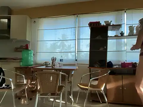 Snapshot of Mermaid-hana chatting on 09.28.25 Mermaid-hana online show from 09.28.25