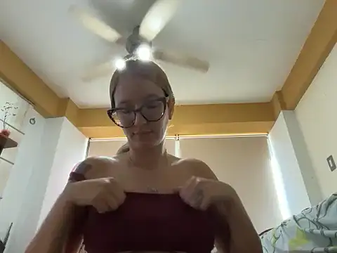 Snapshot of Mermaid-hana chatting on 10.16.25 Mermaid-hana online show from 10.16.25