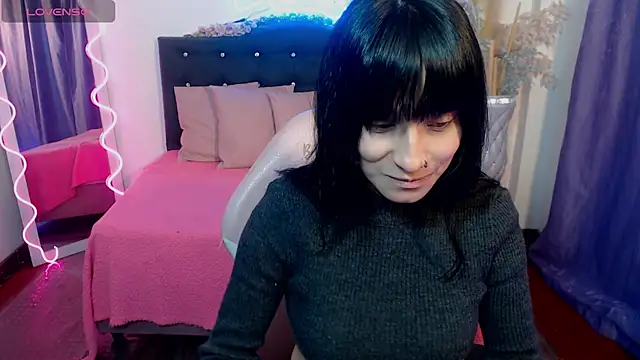 Snapshot of palmerfox_tay chatting on 02.04.25 palmerfox tay online show from 02.04.25