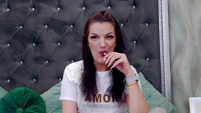 LissaAnn online show from 02.26.25