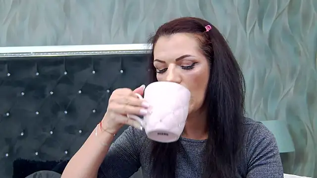 LissaAnn online show from 03.18.25