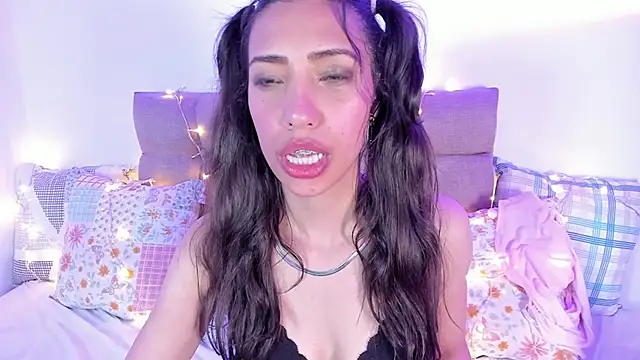 Miss veronicaa2 online show from 02.17.25