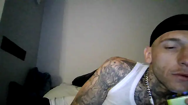 Snapshot of cruz815 chatting on 06.15.26 cruz815 online show from 06.15.26